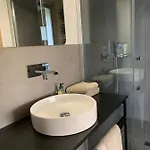 Le 7 *