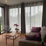 Le 7 *