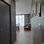 Le 7 *