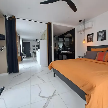 Le 7 *