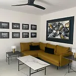 Le 7 *